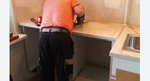 Сборка кухонного гарнитура. Пионерский